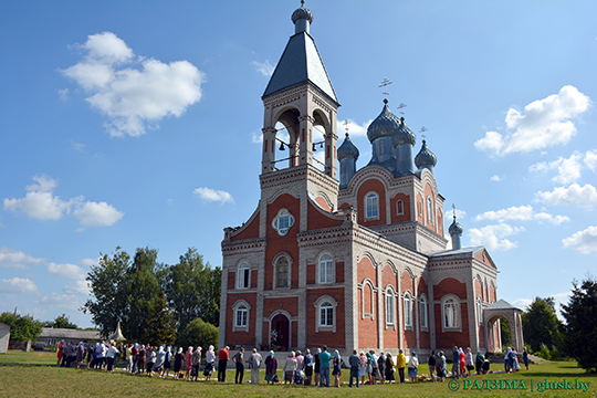 Яблочный Спас. Свято-Богоявленский храм в Глуске (фоторепортаж)