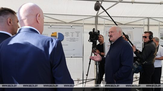 Александр Лукашенко инспектирует Могилевскую область
