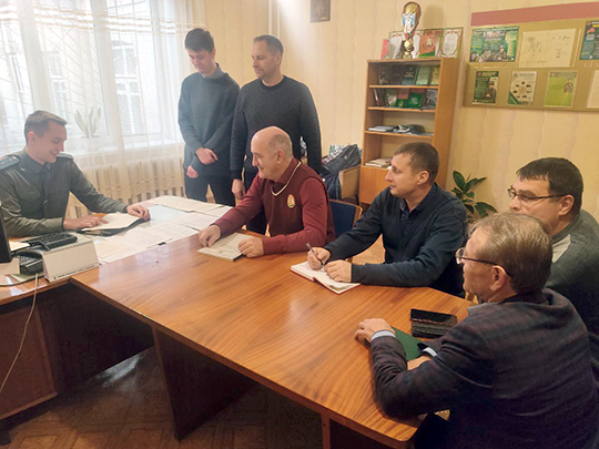 Сегодня состоялась встреча начальника обособленной группы (Глусского района) майора Виктора Пархамовича с руководителями по военно-патриотическому воспитанию учреждений образования района